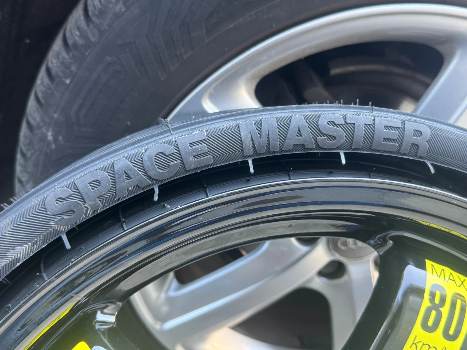 Гуми с джанти Vredestein 195/75R18, снимка 4 - Гуми и джанти - 55434009