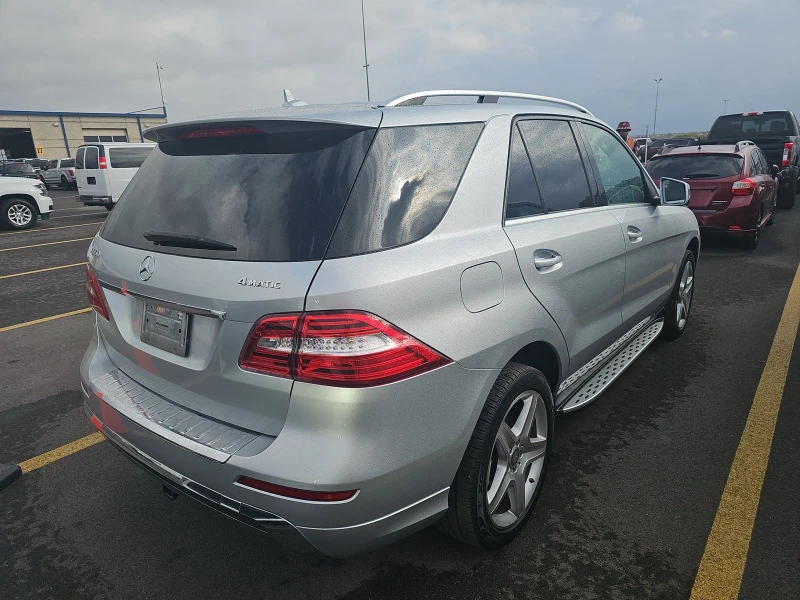 Mercedes-Benz ML 550 4MATIC/ПОДГРЕВ/КАМЕРА/NAVI/KEYLESS/LANE ASSIST, снимка 6 - Автомобили и джипове - 48401819