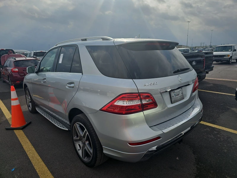 Mercedes-Benz ML 550 4MATIC/ПОДГРЕВ/КАМЕРА/NAVI/KEYLESS/LANE ASSIST, снимка 4 - Автомобили и джипове - 48401819