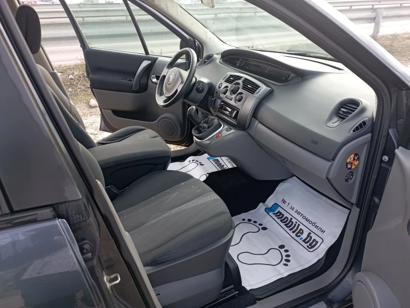 Renault Scenic 1.6, 7 места, Италия , снимка 11 - Автомобили и джипове - 48597223