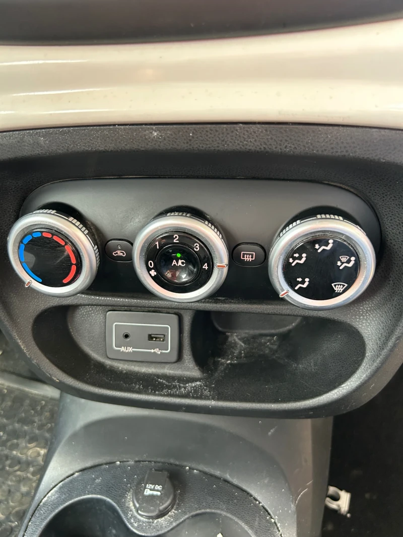 Fiat 500L 1.6 Multijet 105 к.с Euro 5 b, снимка 9 - Автомобили и джипове - 52435210