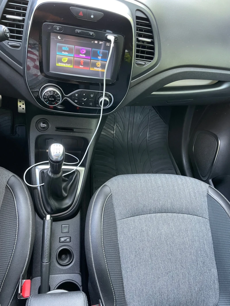 Renault Captur 1, 5DCI, 90ks, LED, снимка 9 - Автомобили и джипове - 52024946