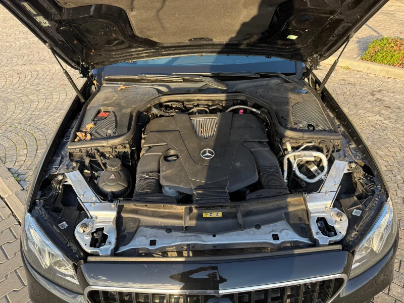 Mercedes-Benz E 400 AMG 4matic, снимка 17 - Автомобили и джипове - 52589723