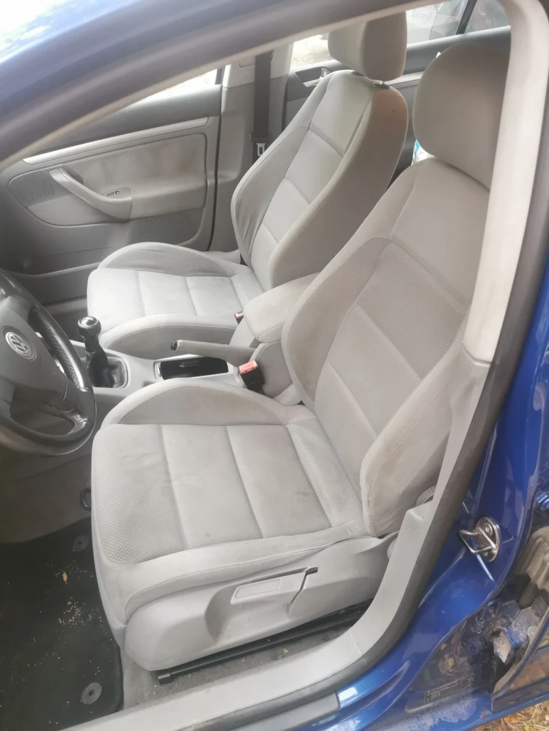 VW Golf 2.0TDI, снимка 8 - Автомобили и джипове - 52576922