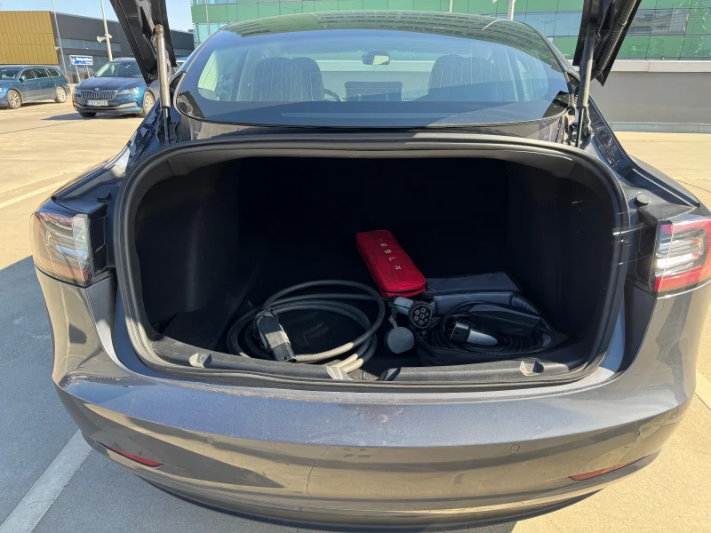 Tesla Model 3 Performance, снимка 10 - Автомобили и джипове - 52407611