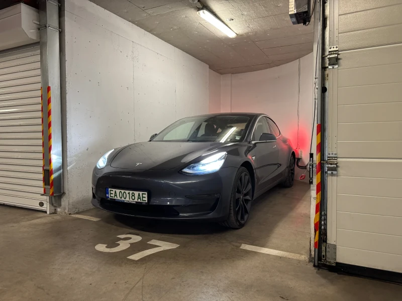 Tesla Model 3 Performance, снимка 16 - Автомобили и джипове - 52407611
