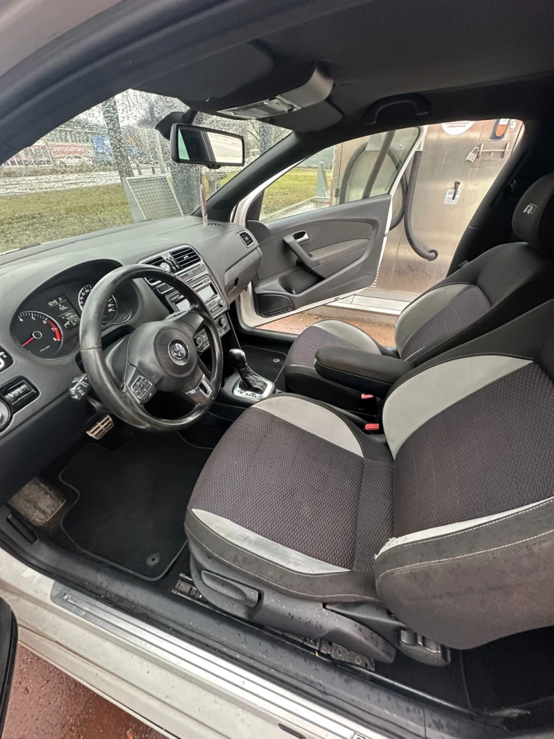VW Polo 1.2 Tsi R-line DSG, снимка 11 - Автомобили и джипове - 53301273