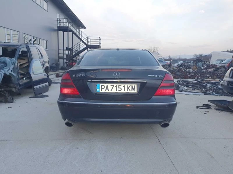 Mercedes-Benz E 320  cdi top sustoqnie na chasti harman/kardon , снимка 2 - Автомобили и джипове - 46693050