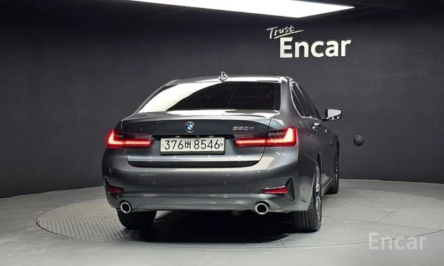 BMW 320 d | ЗАДНА КАМЕРА | ШИБЕДАХ | HEAD-UP | KEYLESS, снимка 4 - Автомобили и джипове - 53984337