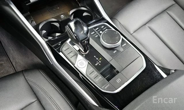 BMW 320 d | ЗАДНА КАМЕРА | ШИБЕДАХ | HEAD-UP | KEYLESS, снимка 8 - Автомобили и джипове - 53984337