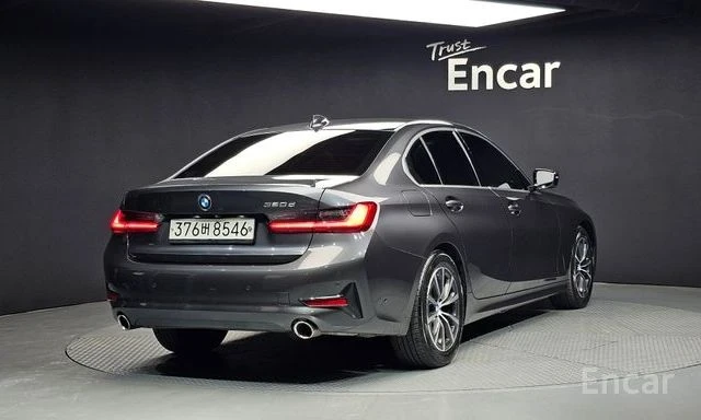 BMW 320 d | ЗАДНА КАМЕРА | ШИБЕДАХ | HEAD-UP | KEYLESS, снимка 2 - Автомобили и джипове - 53984337