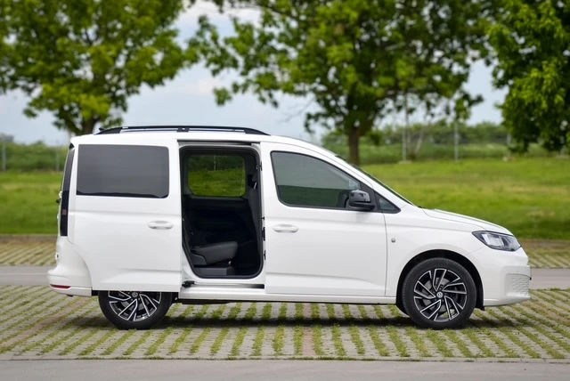 VW Caddy 2, О TDI 102 k.c 6MT / N1 - товарен c 5 места, снимка 5 - Автомобили и джипове - 54907775