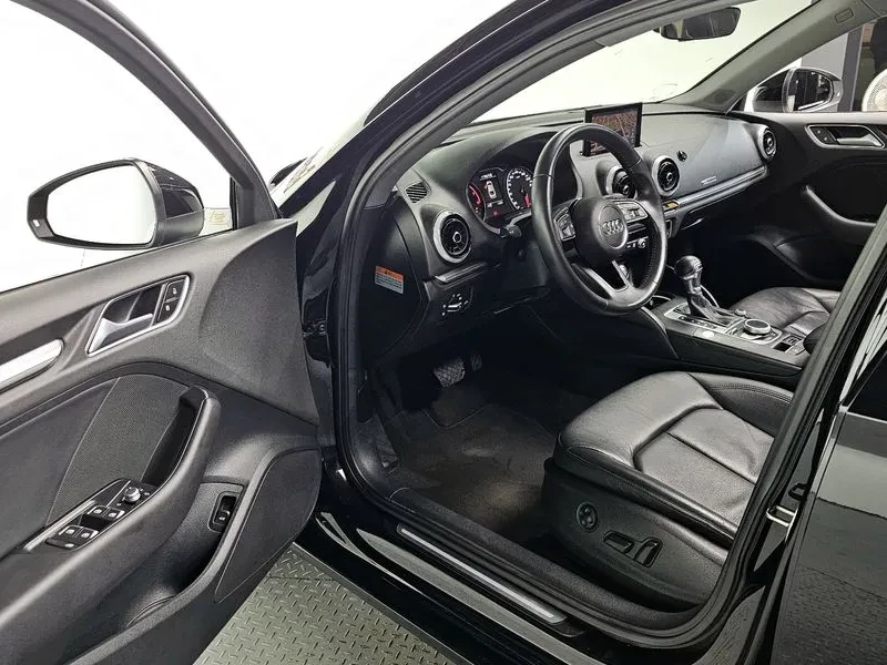Audi A3 A3 40 Tfsi 8V, снимка 11 - Автомобили и джипове - 54989425