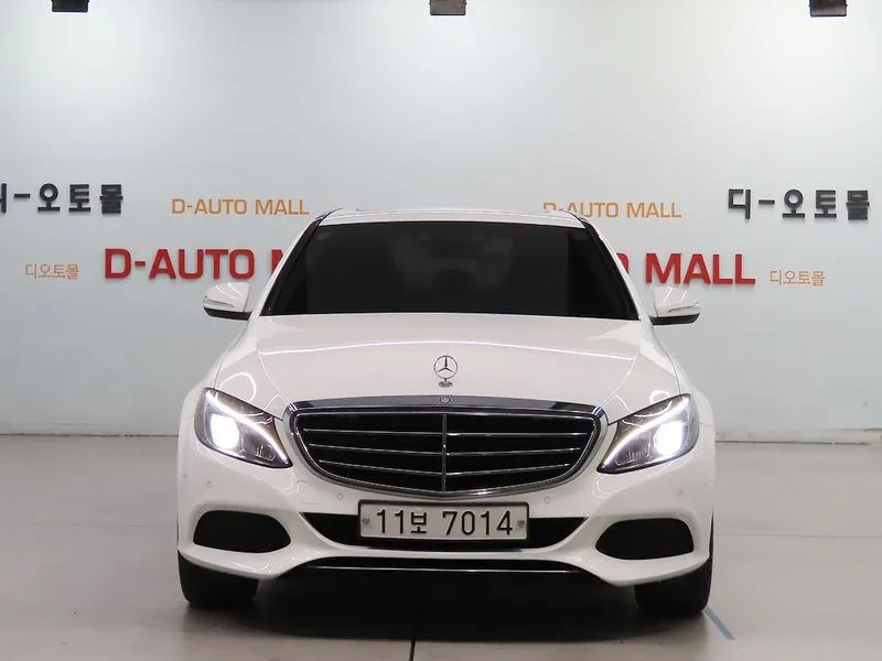 Mercedes-Benz C 220 CDI Avantgarde - САМО 30% АВАНС!, снимка 4 - Автомобили и джипове - 55986505