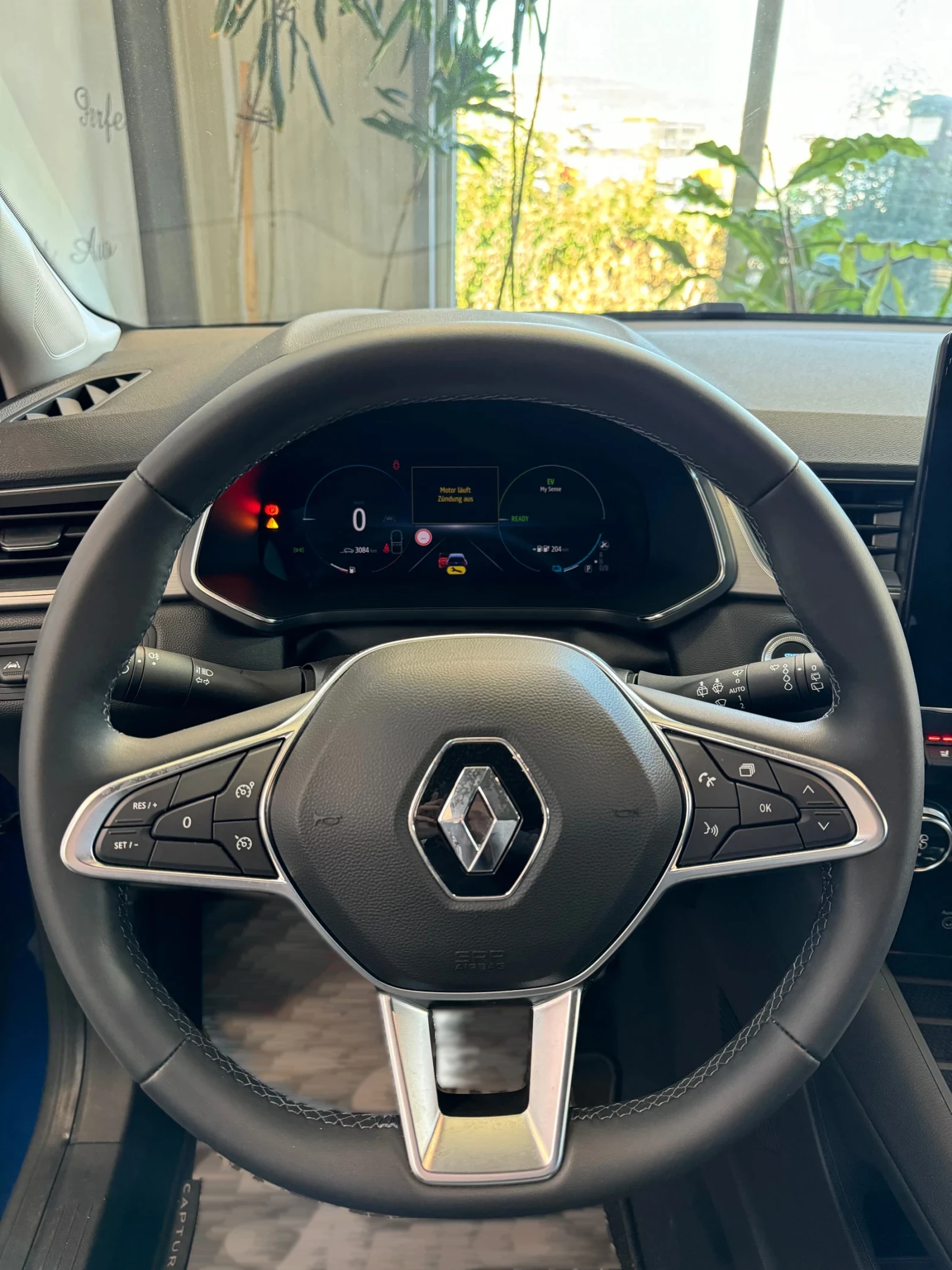 Renault Captur 3000 КМ INTENS E-TECH PLUG-IN HYBRID - изображение 7