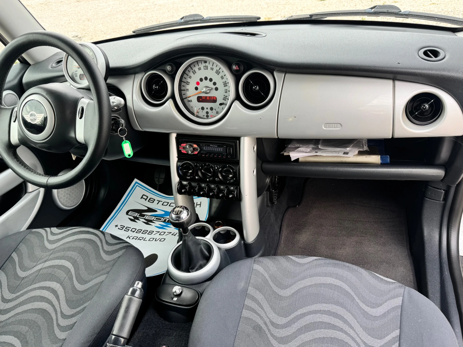 Mini One 1.6i/Клима/Италия - изображение 8