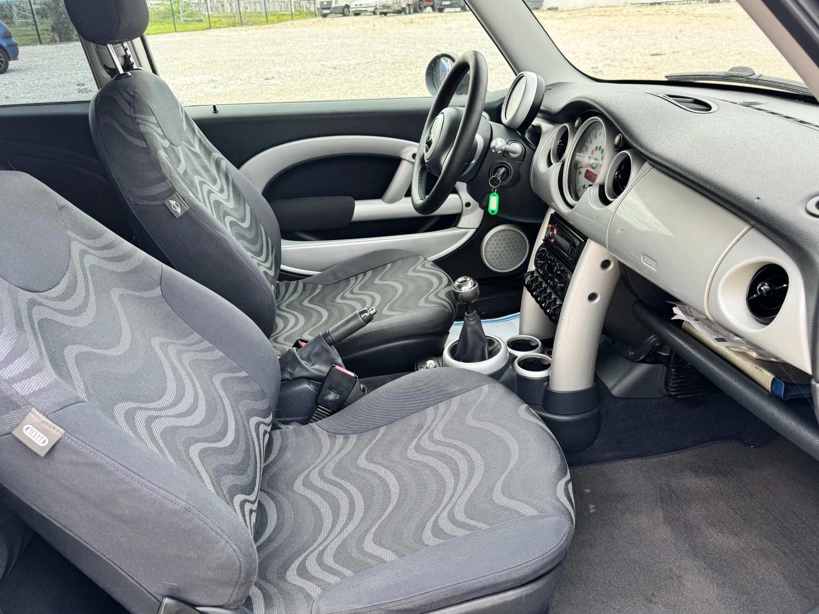 Mini One 1.6i/Клима/Италия - изображение 7