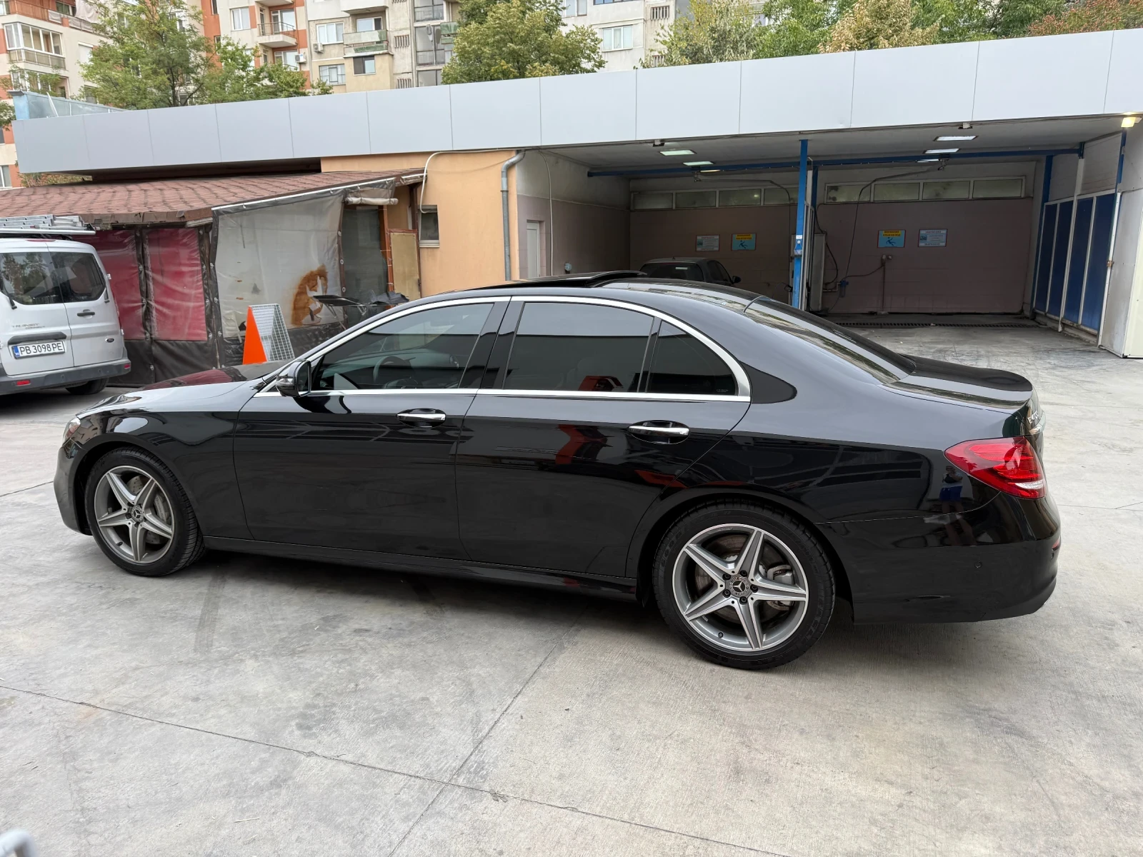 Mercedes-Benz E 400 AMG 4matic - изображение 8