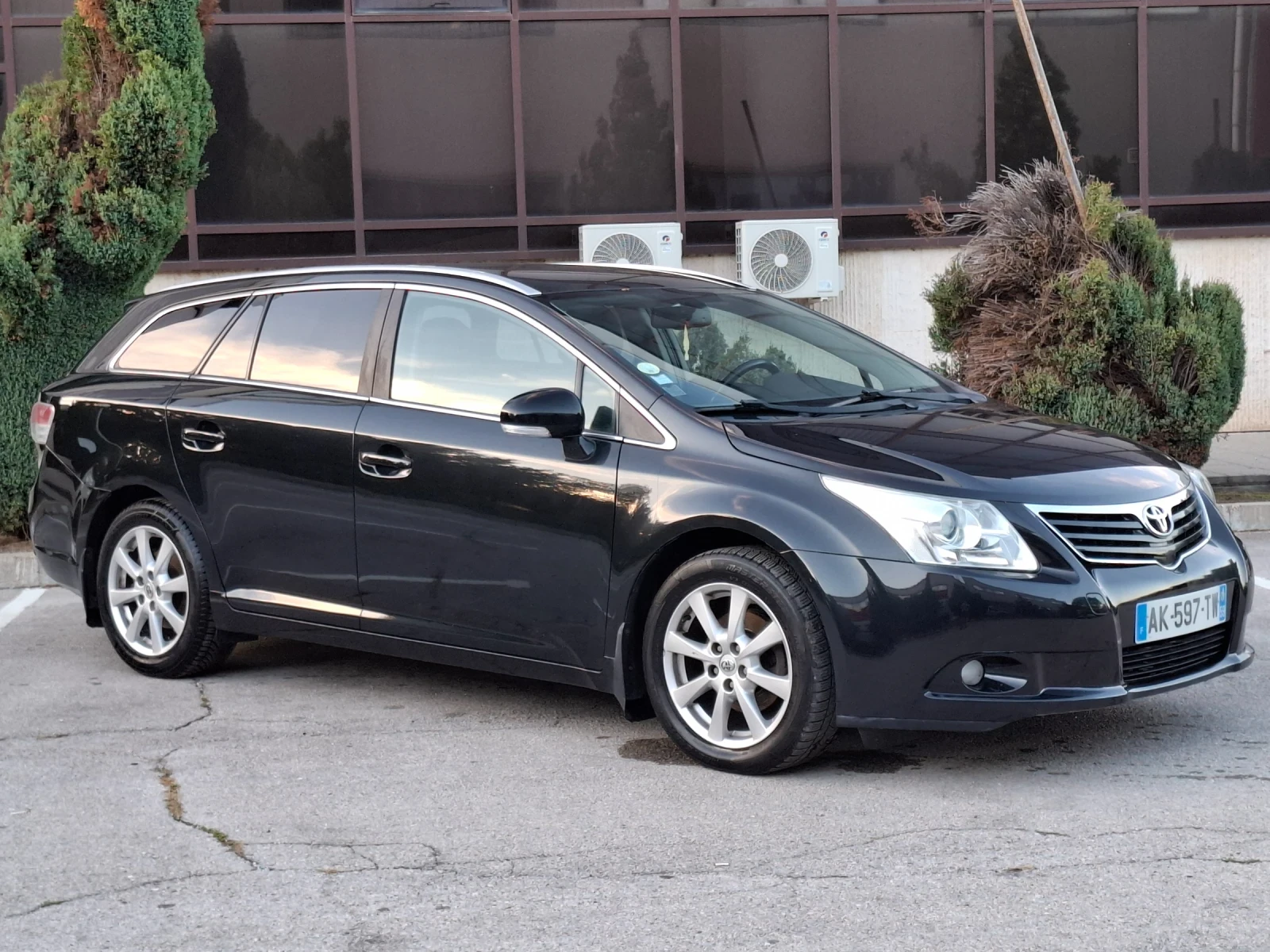Toyota Avensis 2.0D4D 126hp * EURO 5 *  КЛИМАТРОНИК * ЛИЗИНГ *  - изображение 7