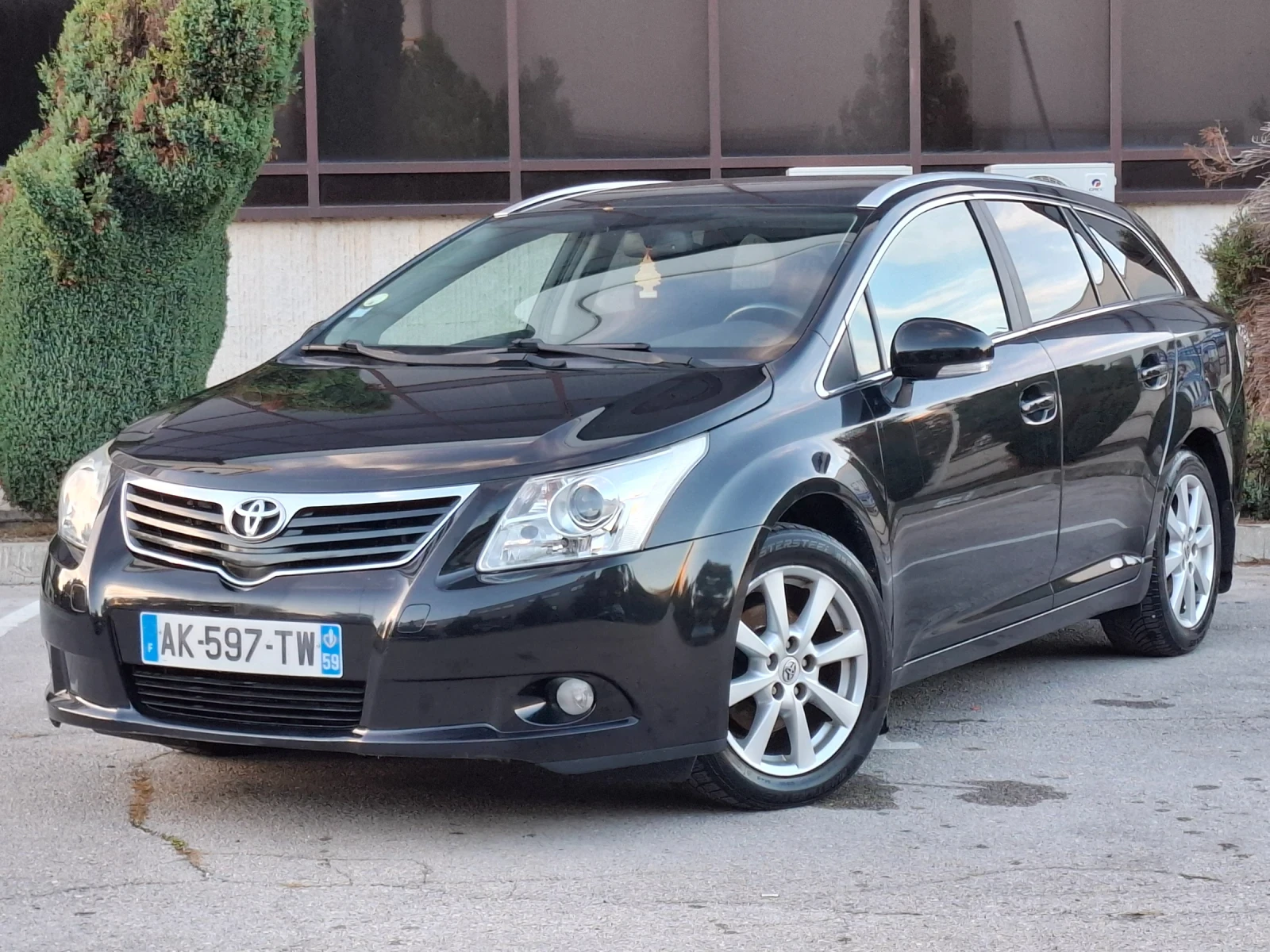 Toyota Avensis 2.0D4D 126hp * EURO 5 *  КЛИМАТРОНИК * ЛИЗИНГ *  - изображение 2
