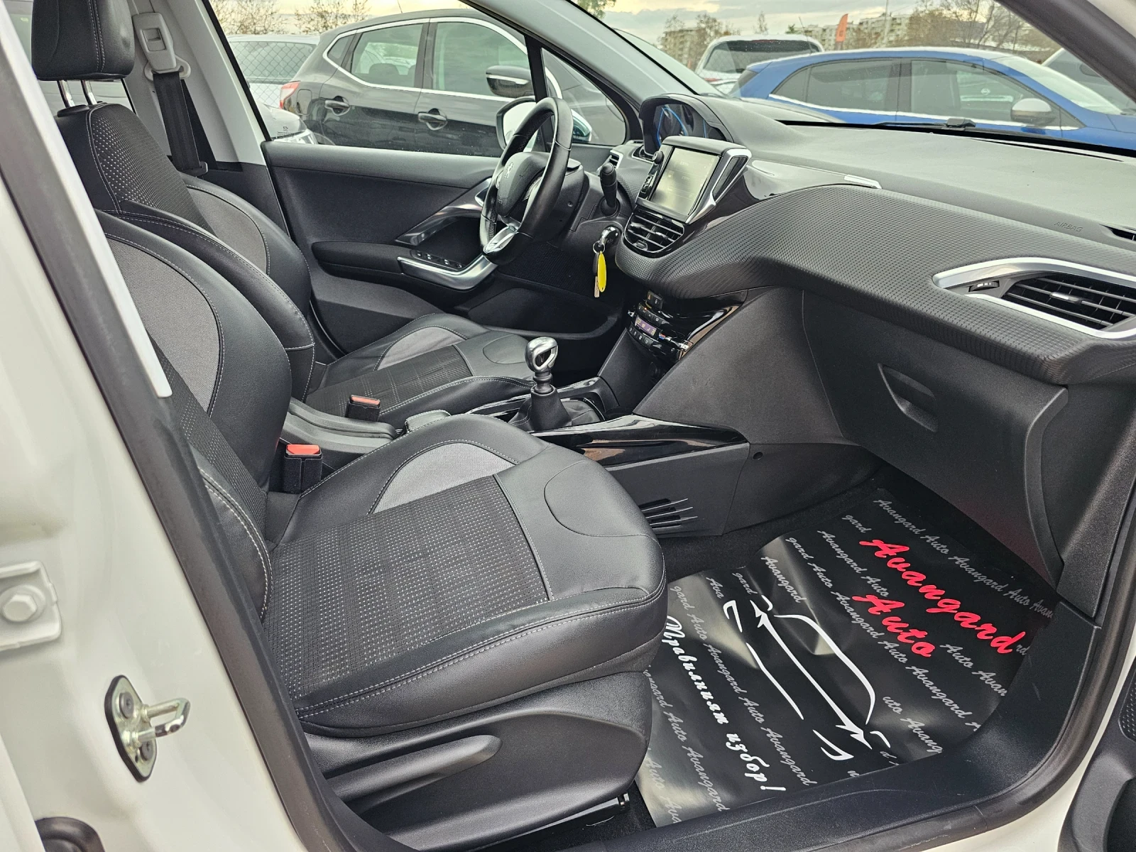 Peugeot 2008 1.6HDI, 120.., Allure  | Mobile.bg   8