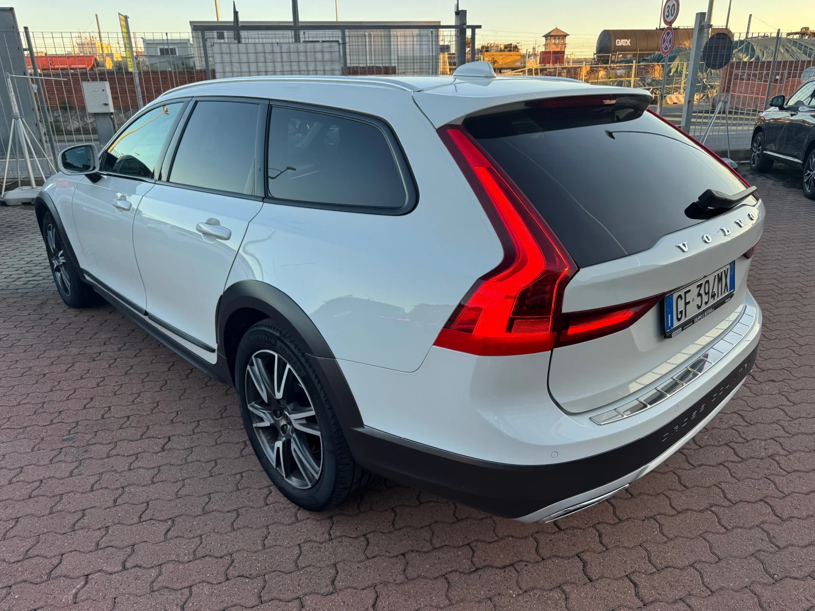 Volvo V90 Cross Country 4x4 189.000km Сервизиран Волво Панорама Подгрев - изображение 3