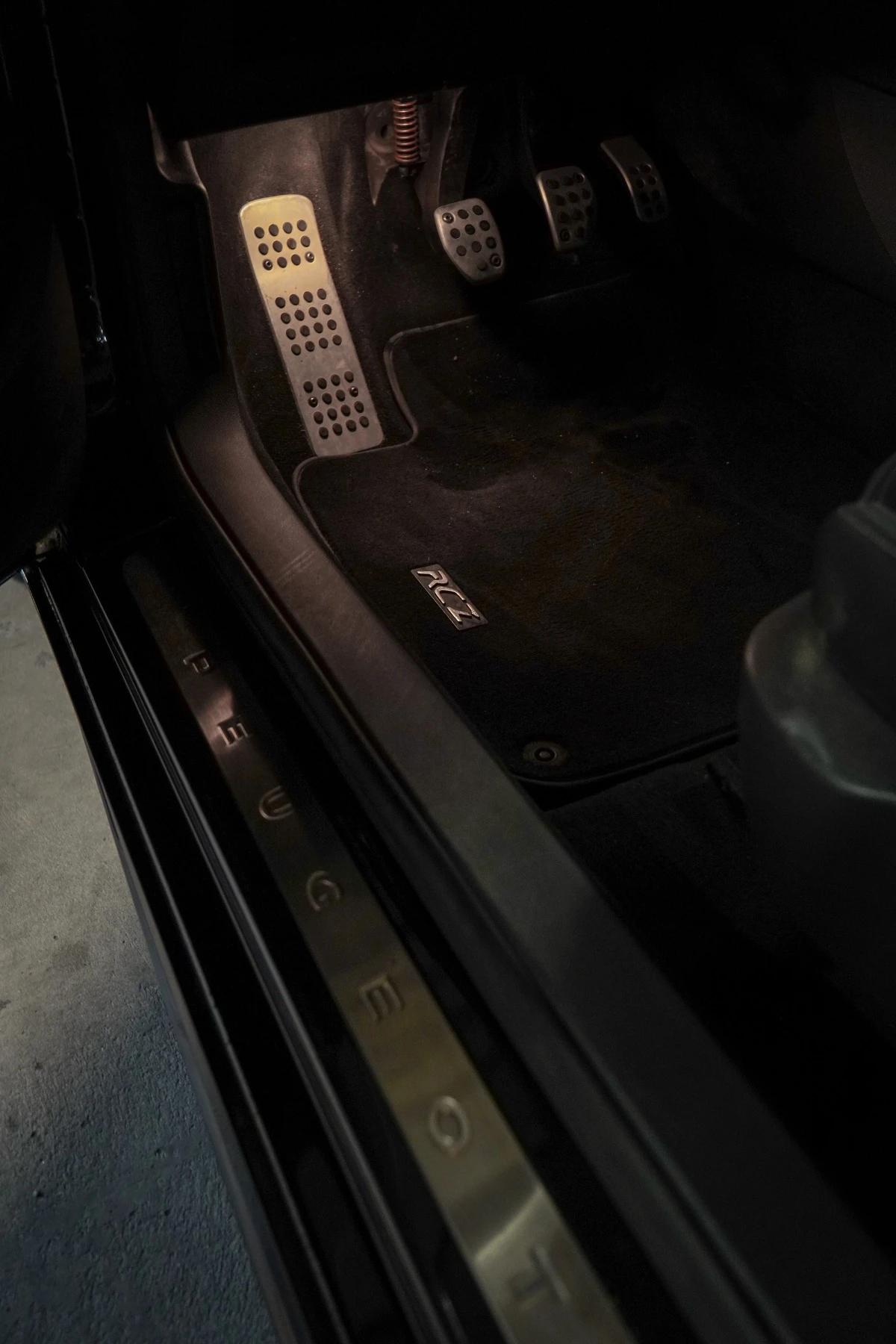 Peugeot RCZ 1.6T 200hp | Mobile.bg � ����������� 13