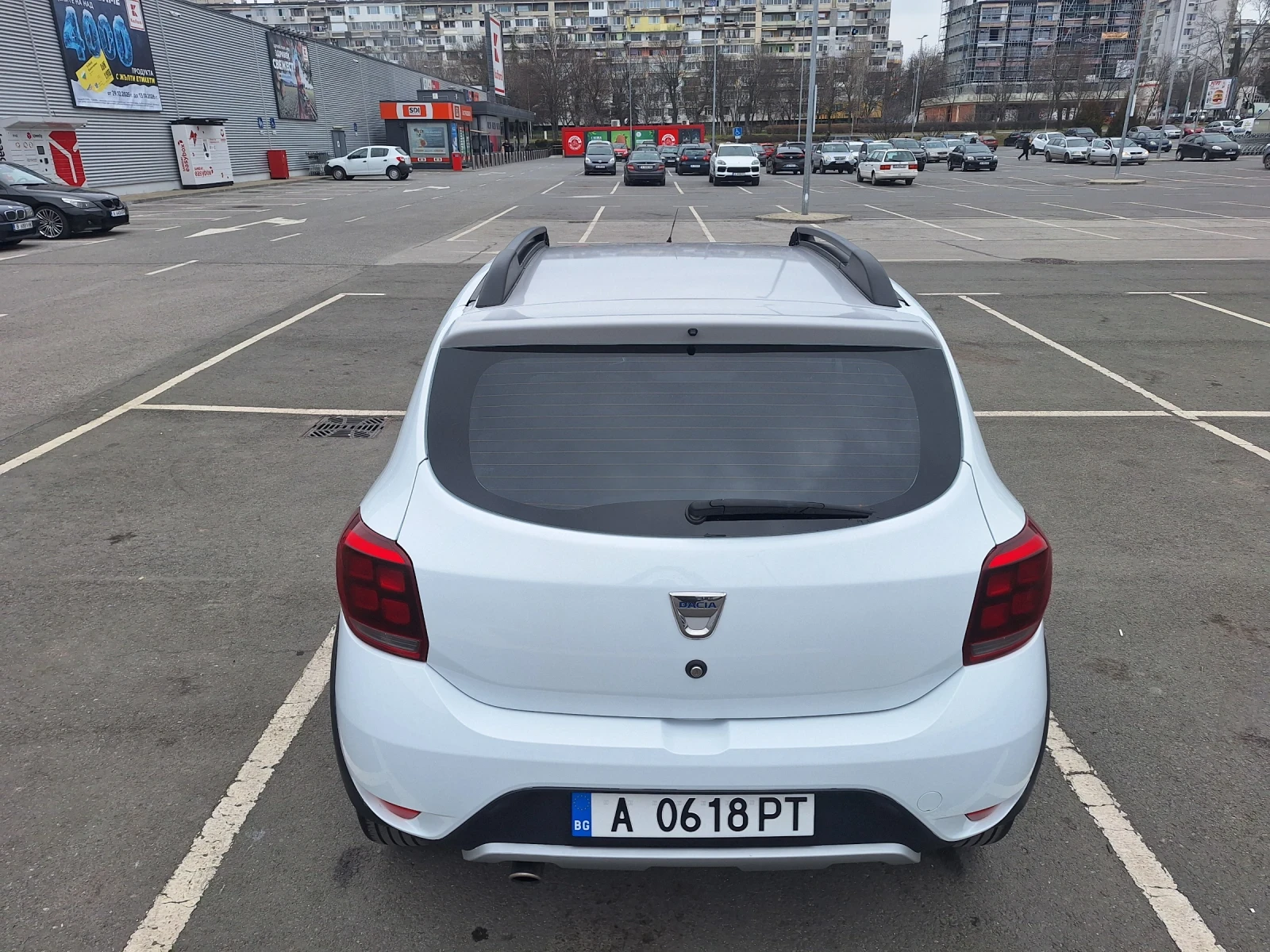 Dacia Sandero 0.9 ТCE, снимка 6 - Автомобили и джипове - 53666295