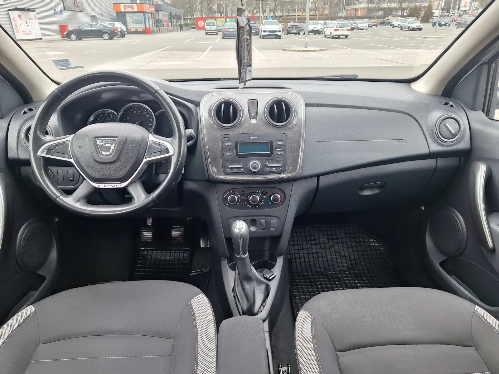 Dacia Sandero 0.9 ТCE, снимка 10 - Автомобили и джипове - 53666295
