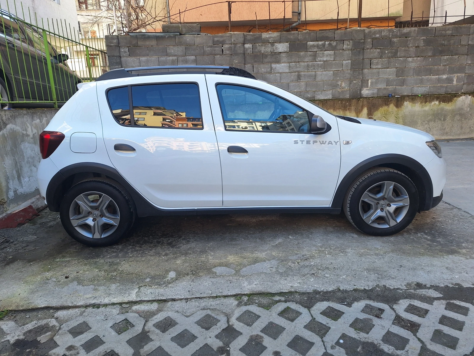 Dacia Sandero 0.9 ТCE - изображение 3