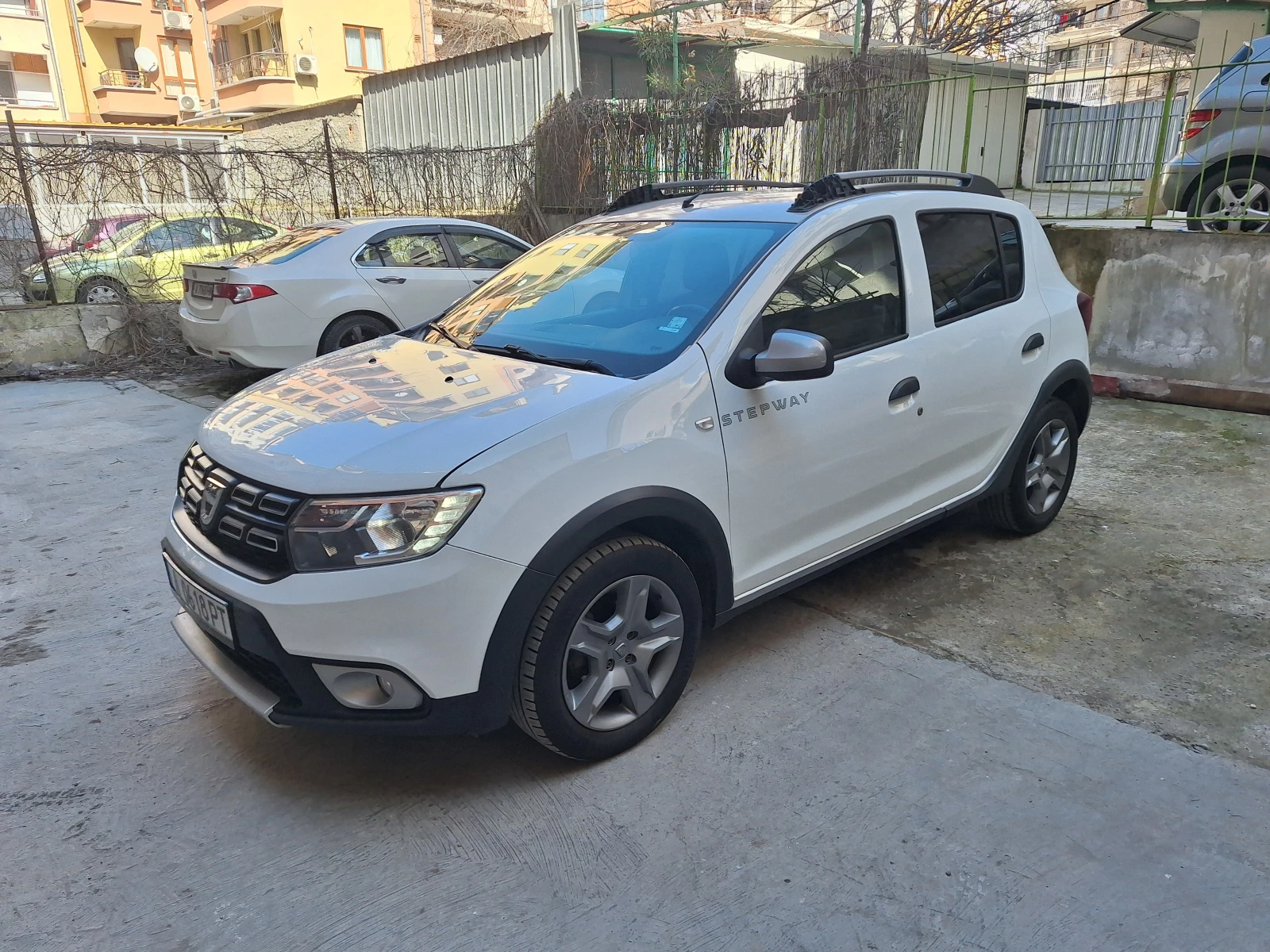 Dacia Sandero 0.9 ТCE - изображение 2