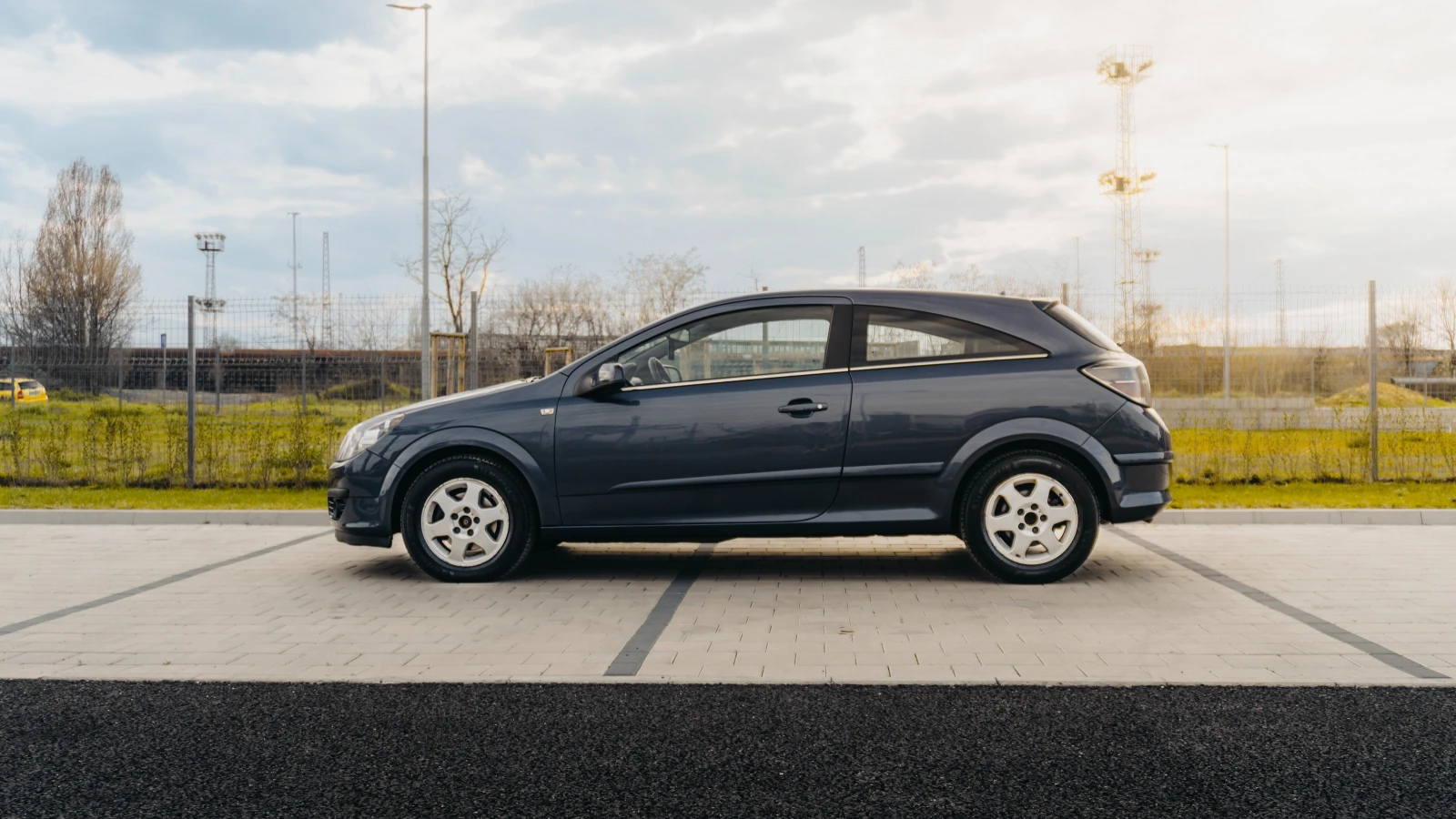 Opel Astra GTC, снимка 2 - Автомобили и джипове - 53991270