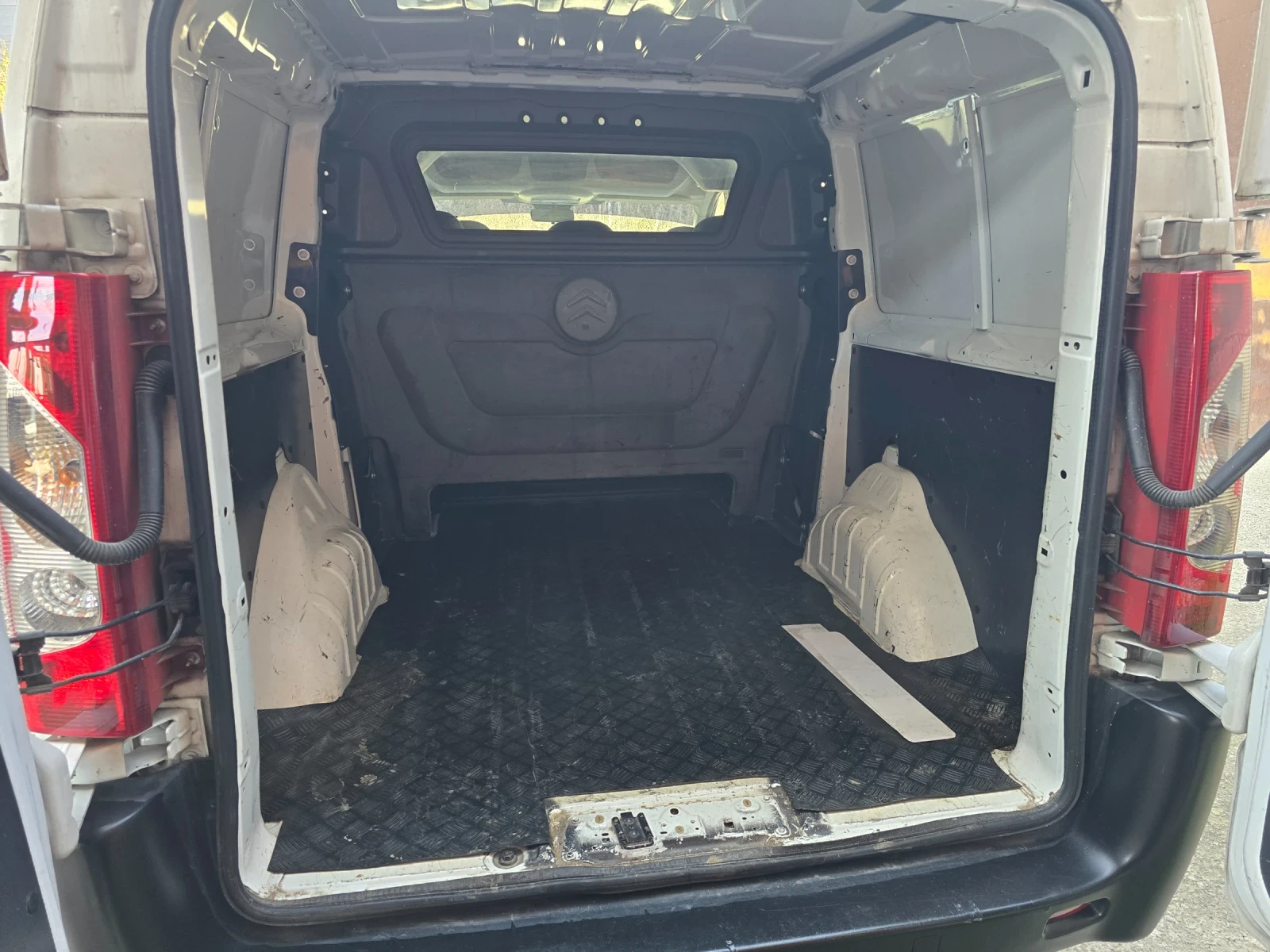 Citroen Jumpy 2.0 HDI 6Места, снимка 17 - Автомобили и джипове - 54042132