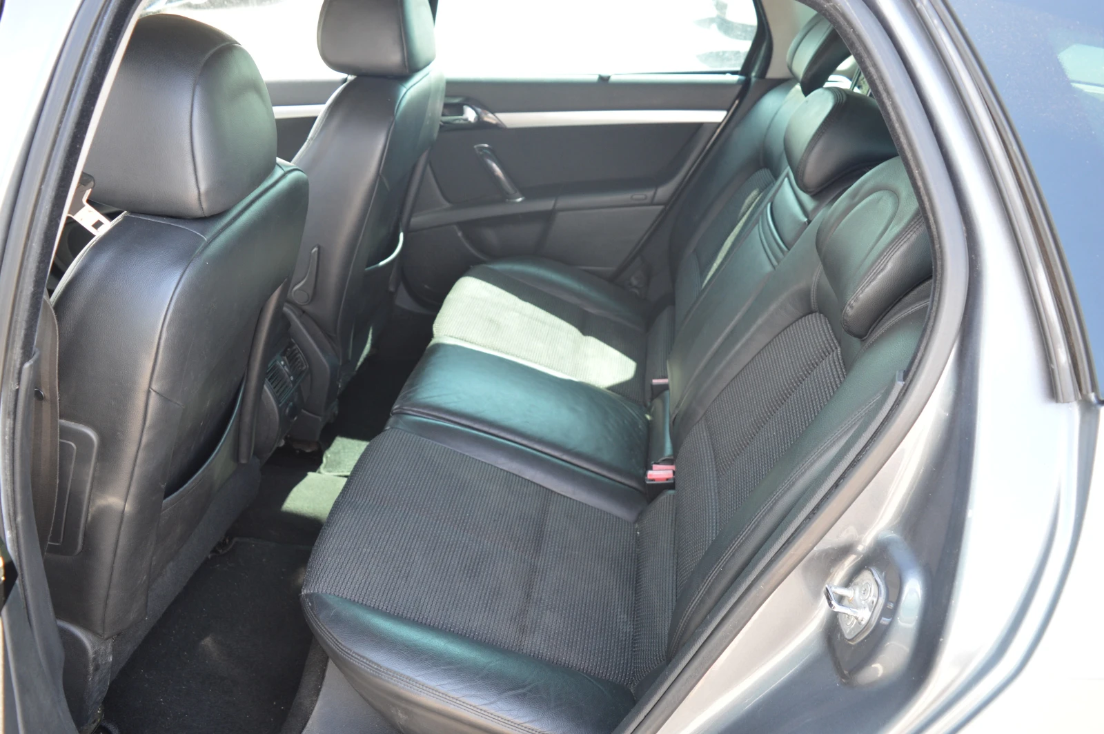Peugeot 407 2.0Hdi-FACE-НАПЪЛНО ОБСЛУЖЕНА, снимка 10 - Автомобили и джипове - 55624071