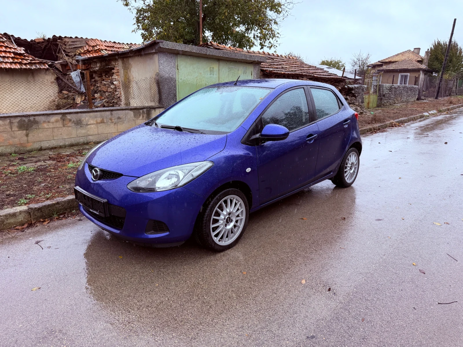 Mazda 2, снимка 10 - Автомобили и джипове - 56734223