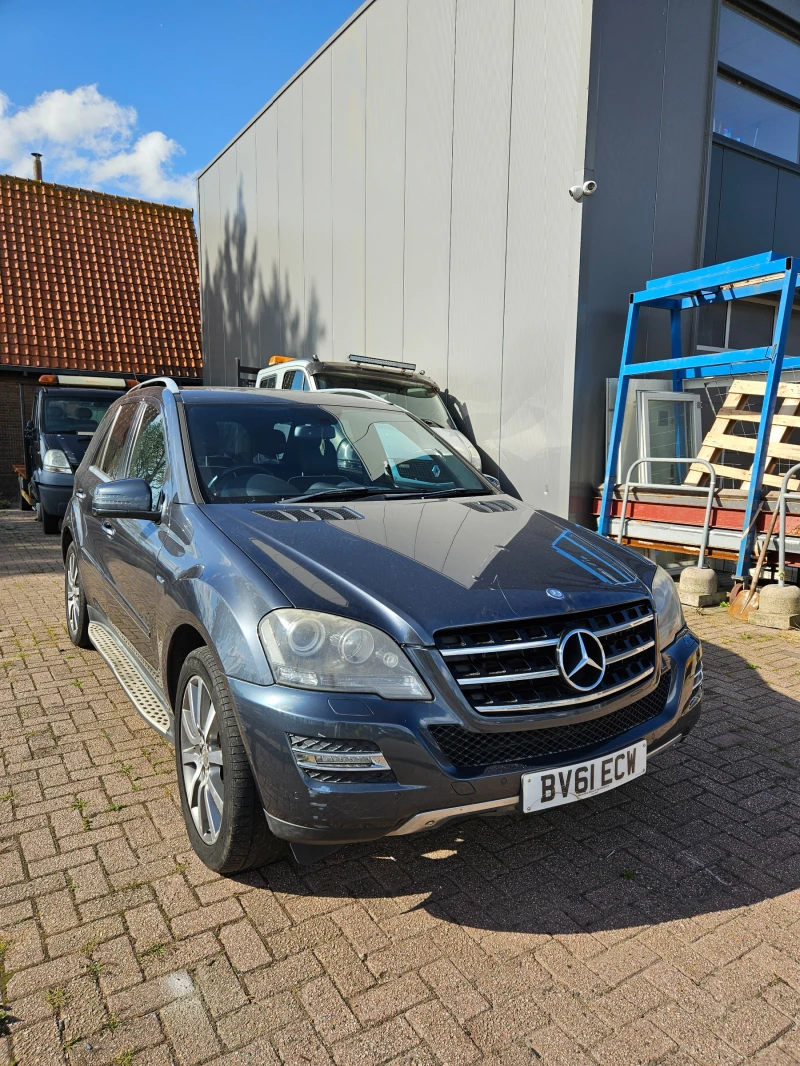 Mercedes-Benz ML 350, снимка 2 - Автомобили и джипове - 47566423