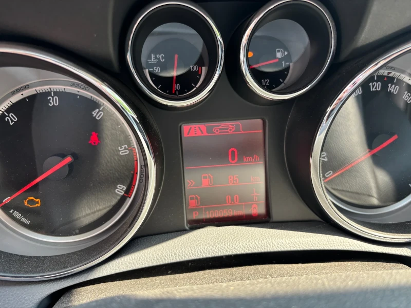 Opel Mokka, снимка 14 - Автомобили и джипове - 52211792