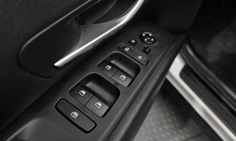 Hyundai Tucson Diesel 2.0 2WD Premium * НАЙ-ДОБРА ЦЕНА В БЪЛГАРИЯ, снимка 11 - Автомобили и джипове - 52046207