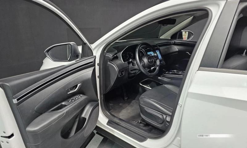 Hyundai Tucson Diesel 2.0 2WD Premium * НАЙ-ДОБРА ЦЕНА В БЪЛГАРИЯ, снимка 10 - Автомобили и джипове - 52046207