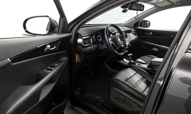 Kia Sorento 2.0 Turbo 2Wd , снимка 10 - Автомобили и джипове - 53149929