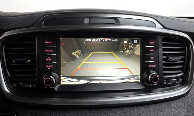 Kia Sorento 2.0 Turbo 2Wd , снимка 17 - Автомобили и джипове - 53149929