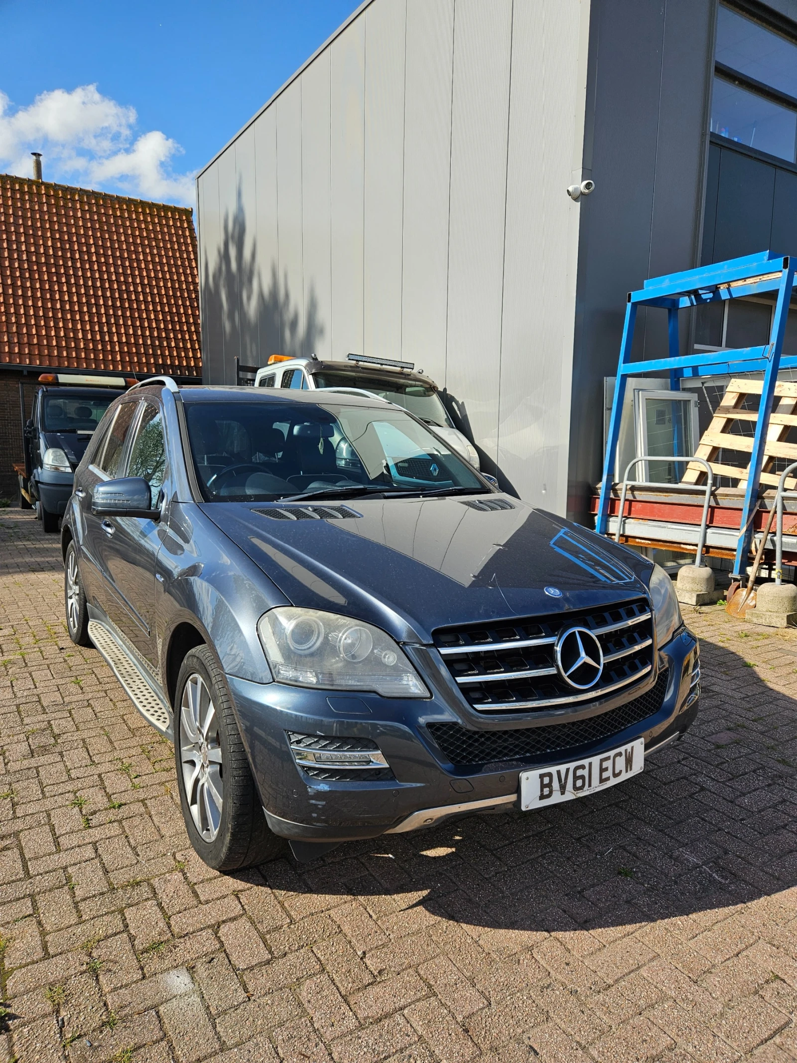 Mercedes-Benz ML 350  - изображение 2