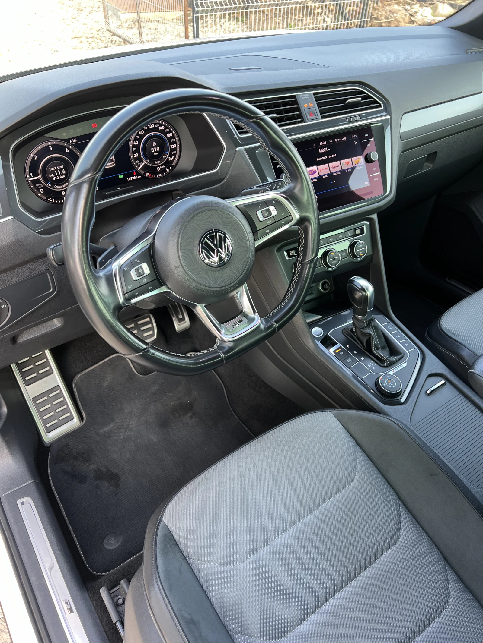VW Tiguan R-line 4x4 DSG Keyless N1 - изображение 9