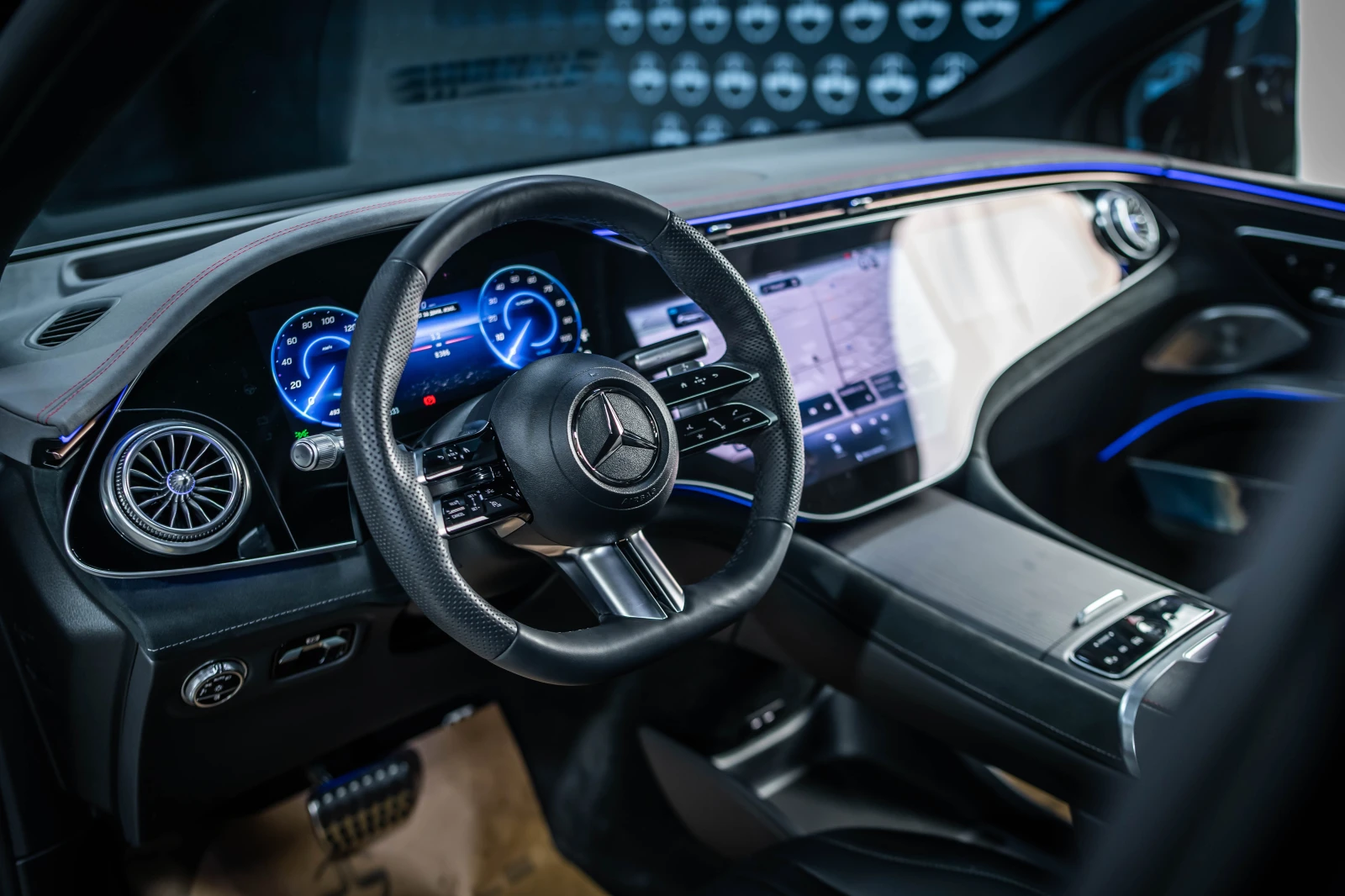 Mercedes-Benz EQS 450 4M SUV AMG Pano Hyperscreen - изображение 8