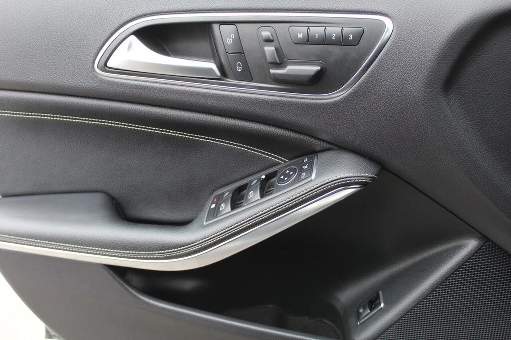 Mercedes-Benz GLA 250 4MATIC* ����������* (���� �� ��)  | Mobile.bg � ����������� 9