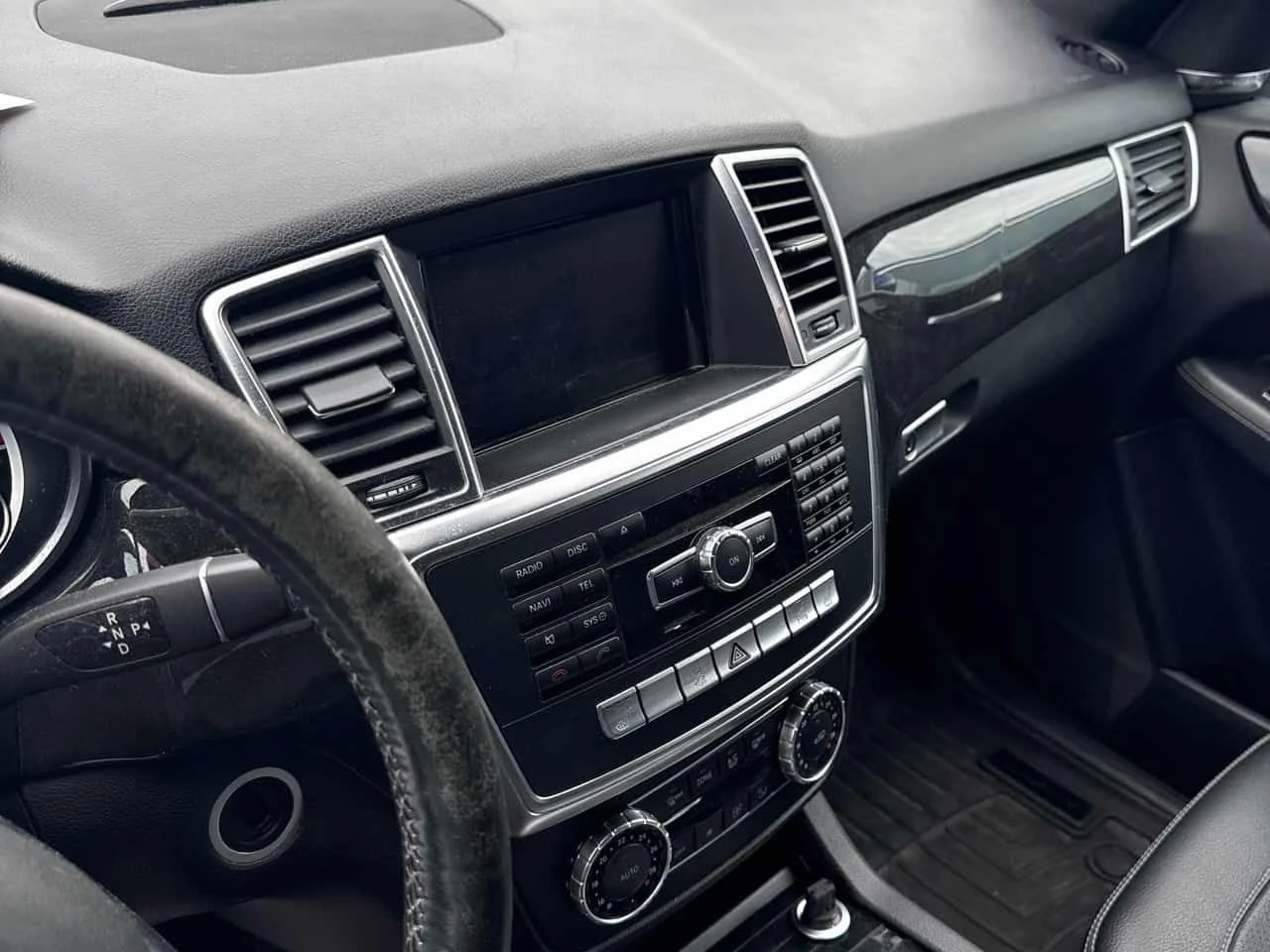Mercedes-Benz ML 350 * BlueTEC * CARFAX * ПАНО * KEYLESS * ПОДГРЕВИ, снимка 9 - Автомобили и джипове - 55045836