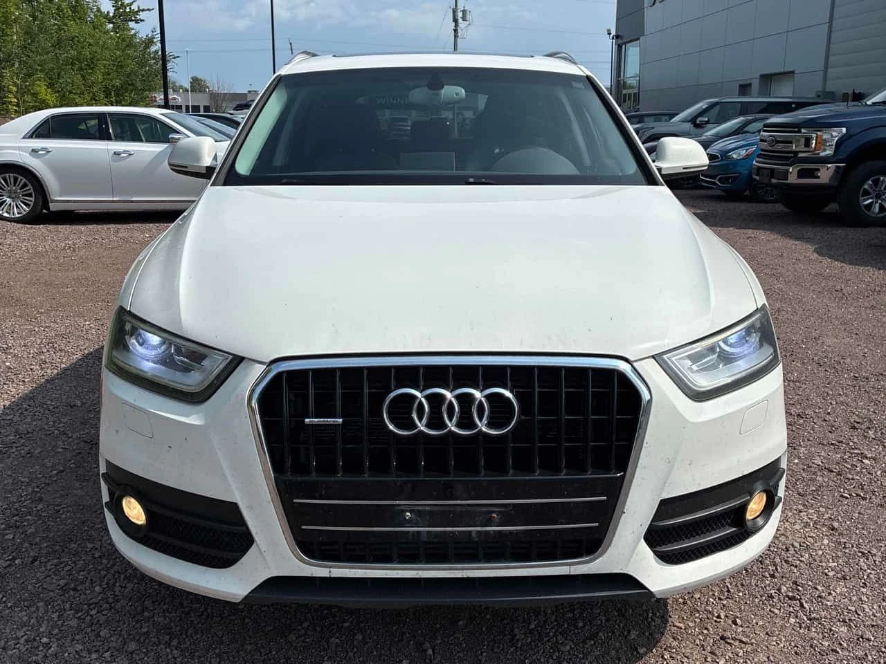 Audi Q3 Progressiv | CARFAX | АВТОКРЕДИТ БЕЗ ПЪРВОНАЧАЛНА, снимка 2 - Автомобили и джипове - 55437660