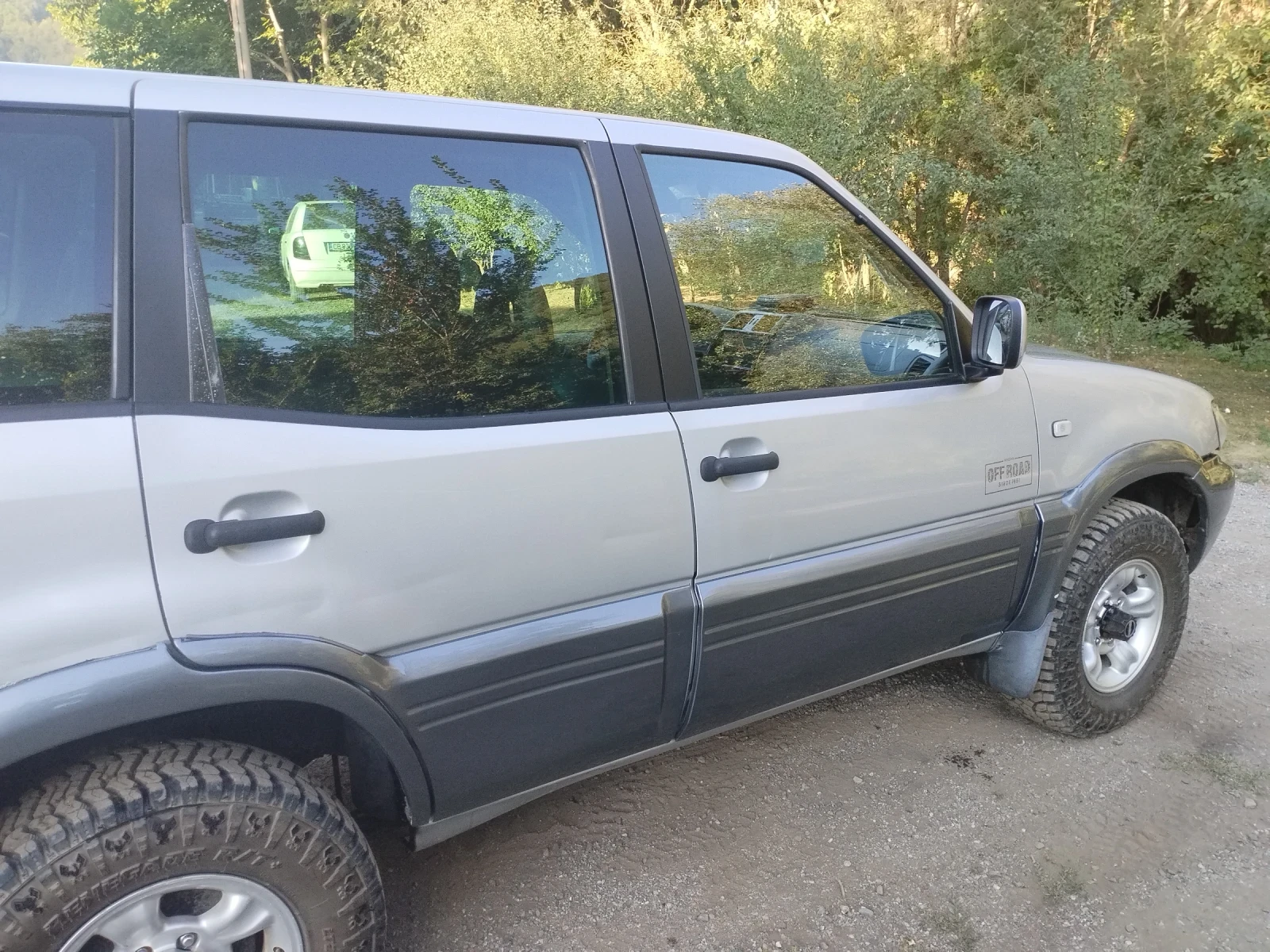 Nissan Terrano, снимка 12 - Автомобили и джипове - 55728627