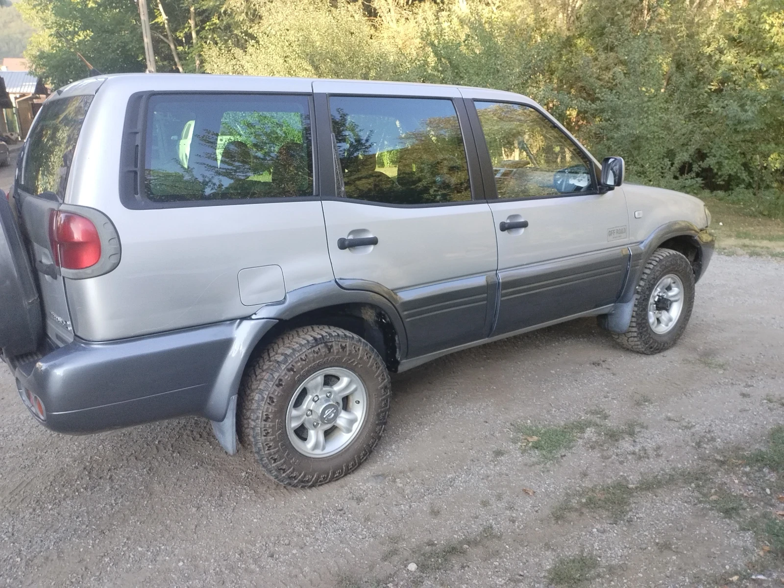 Nissan Terrano, снимка 10 - Автомобили и джипове - 55728627