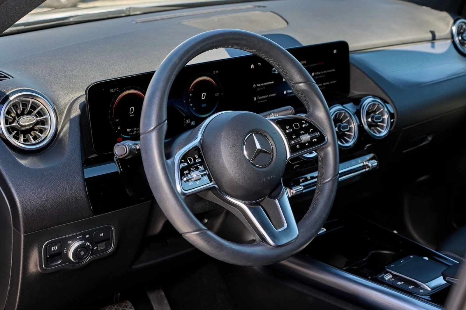 Mercedes-Benz EQA 250 FULL LED * Ambient/MBUX/ Камера/Подгрев/Lane A, снимка 9 - Автомобили и джипове - 55737357